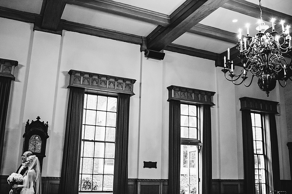 amydale_photography_columns_building_calvary_episcopal_memphis_wedding075