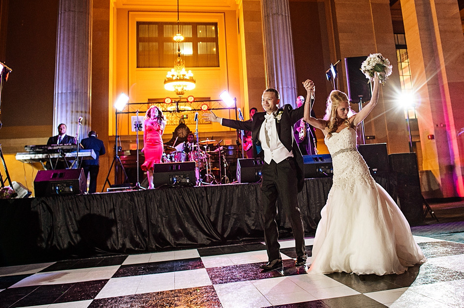 amydale_photography_columns_building_calvary_episcopal_memphis_wedding082