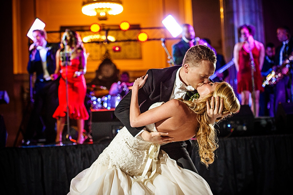 amydale_photography_columns_building_calvary_episcopal_memphis_wedding084